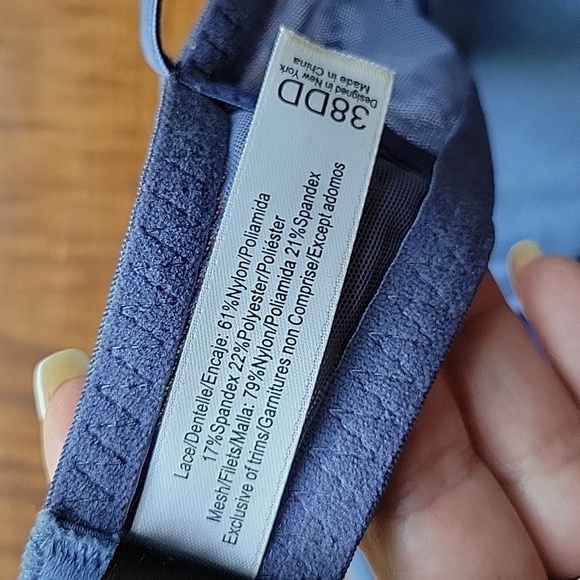 •LIKE NEW• ADORE ME LACE HALTER TOP BRA - Picture 9 of 9